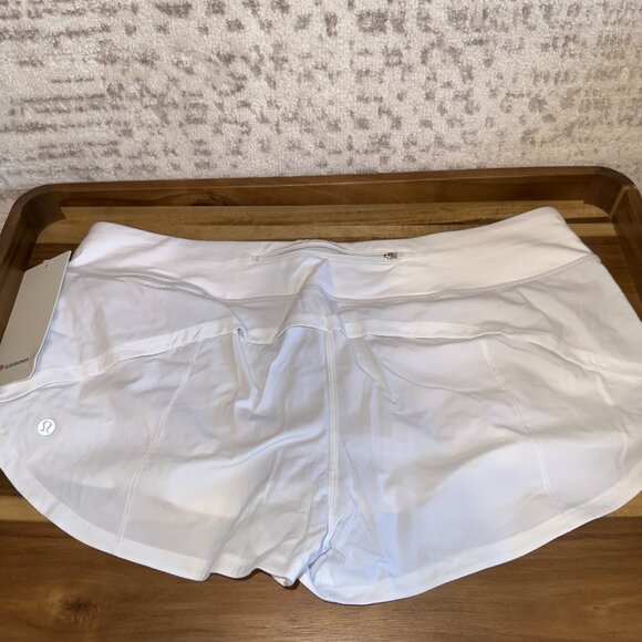 NWT Lululemon Speed Up Short 2.5" in White with liner - Picture 2 of 4